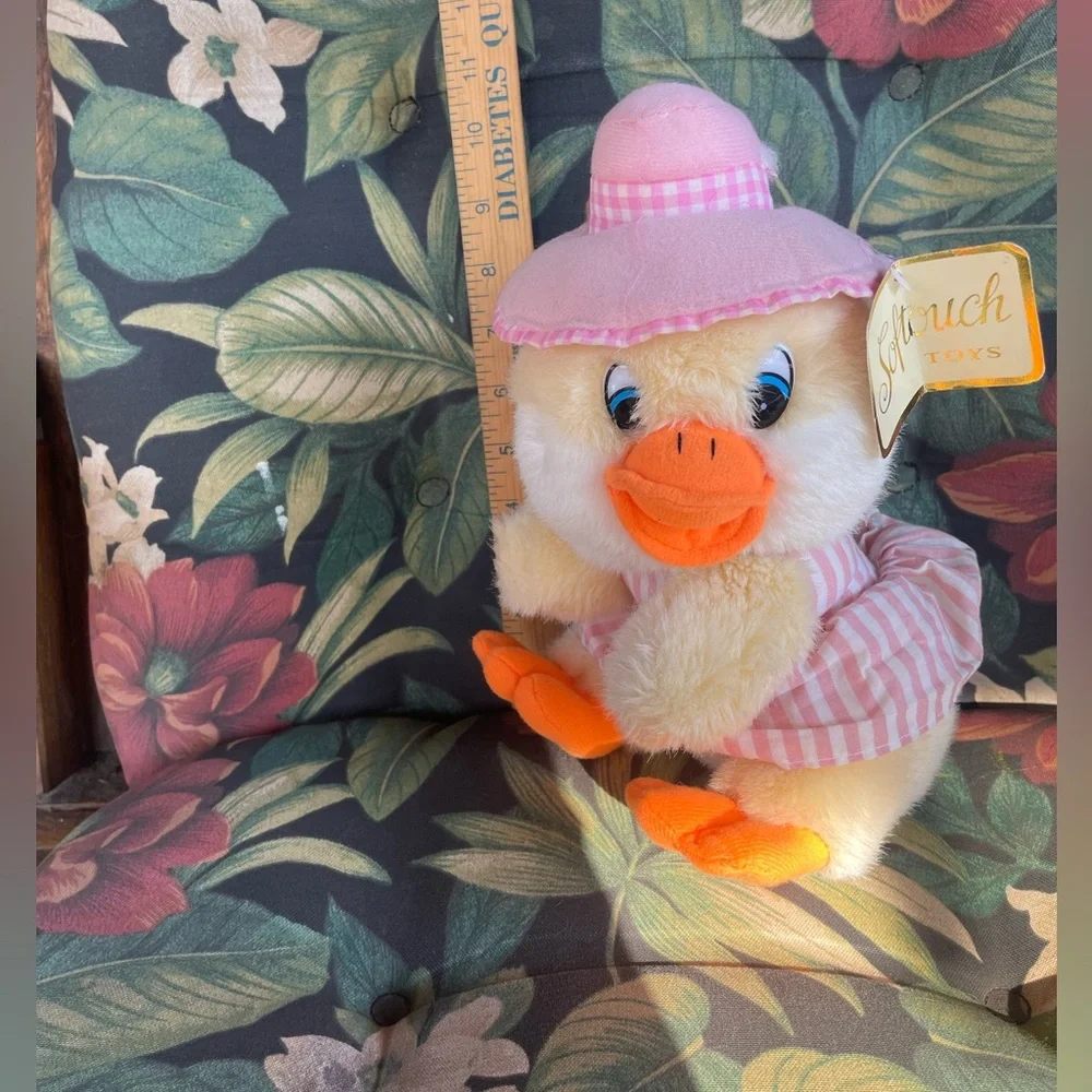 VINTAGE RARE Yellow Duck w/Pink Dress & Hat 11